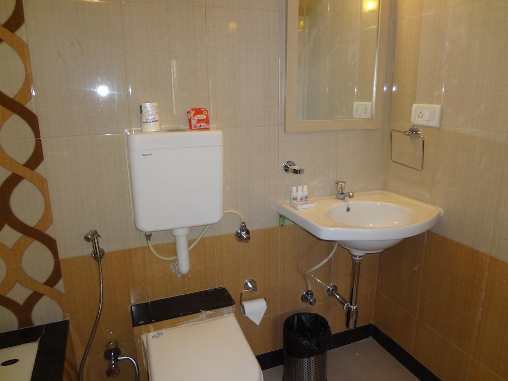 United 21 Retreat, Lonavala Hotel Ngoại thất bức ảnh