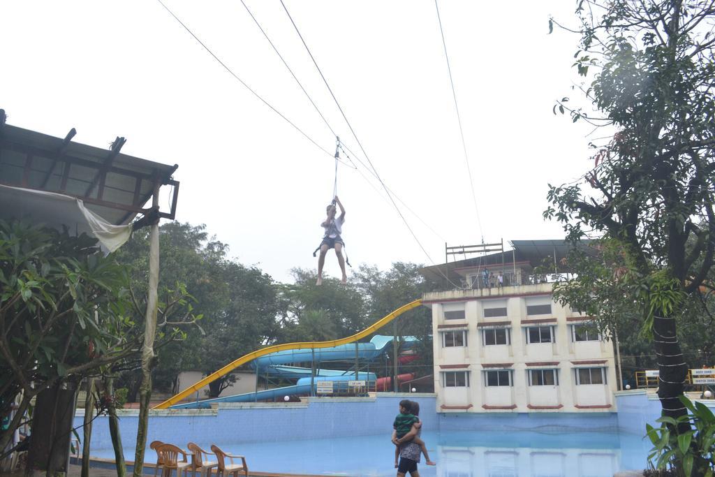 United 21 Retreat, Lonavala Hotel Ngoại thất bức ảnh