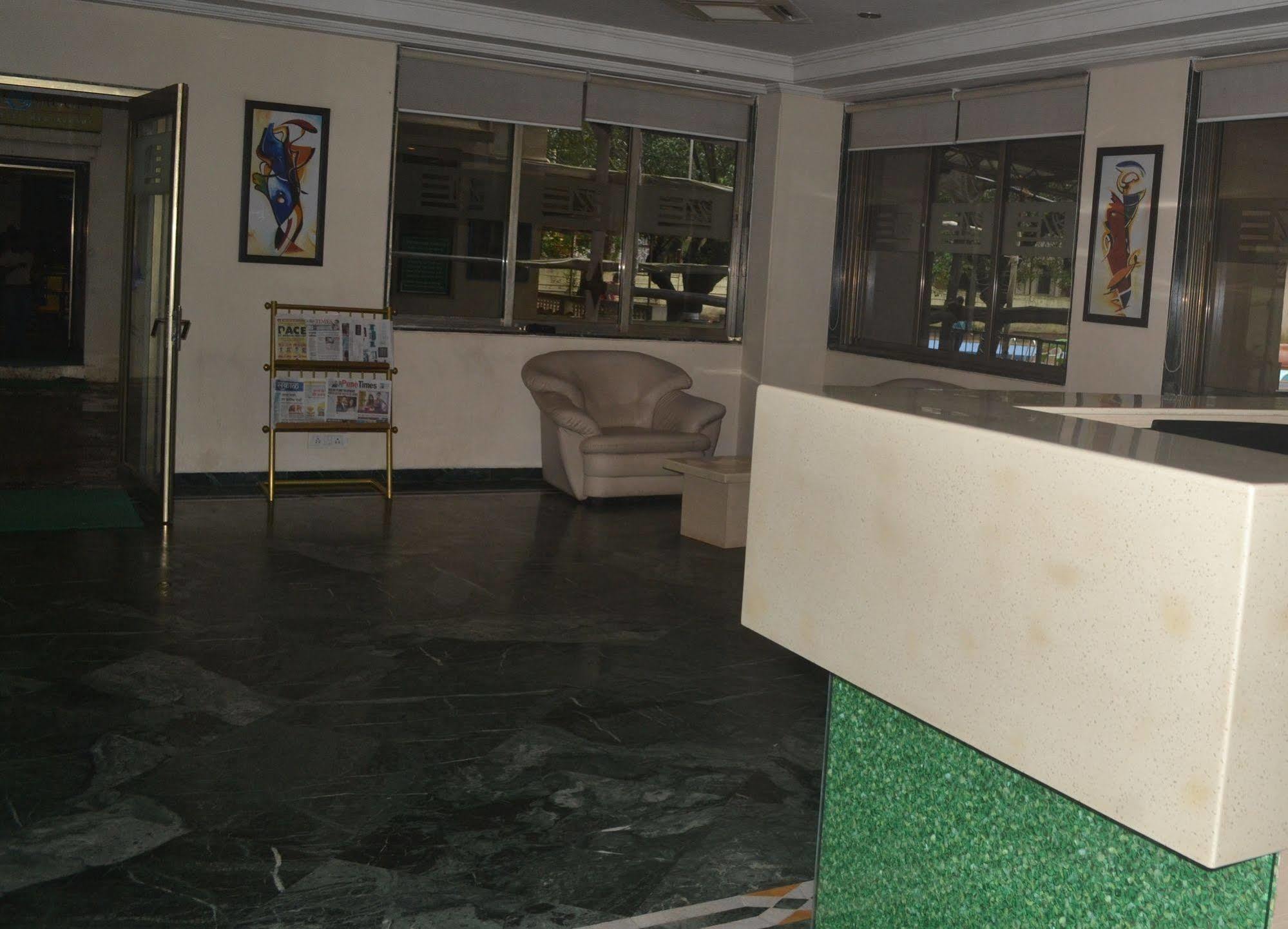 United 21 Retreat, Lonavala Hotel Ngoại thất bức ảnh